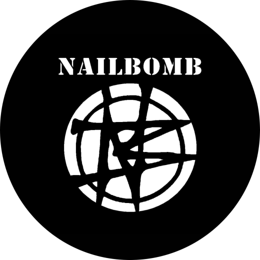 Nailbomb Motiv 2 Anstecker mit Sicherheitsnadel Ø 25mm