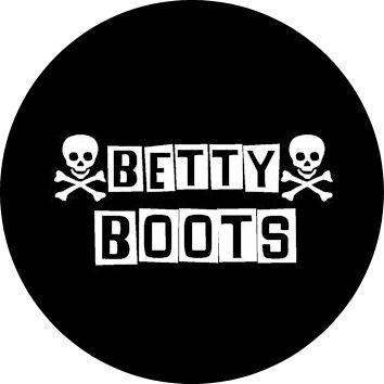 Betty Boots Motiv 1 Anstecker mit Sicherheitsnadel Ø 25mm