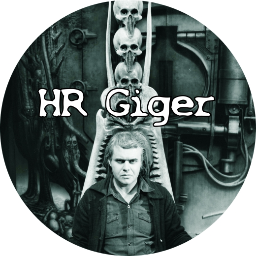 HR Giger Motiv 1 Anstecker mit Sicherheitsnadel Ø 25 mm