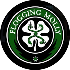 Flogging Molly Motiv 1 Anstecker mit Sicherheitsnadel Ø 25 mm