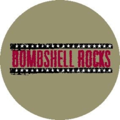 Bombshell Rocks Anstecker mit Sicherheitsnadel Ø 25 mm