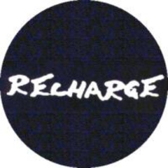 Recharge Logo Anstecker mit Sicherheitsnadel Ø 25mm